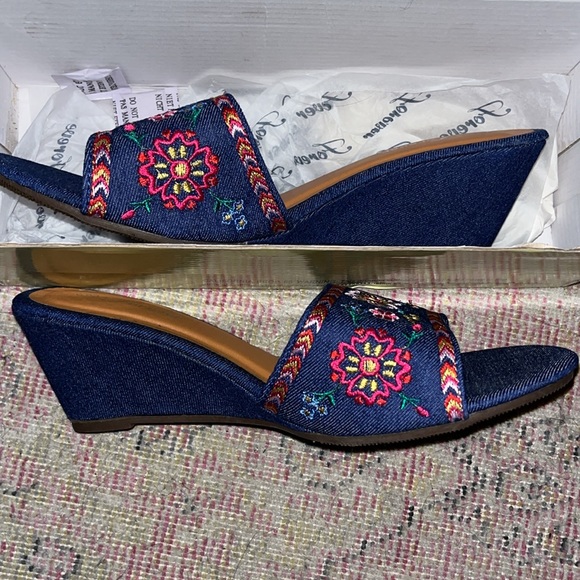 Pattern Mini Wedge - Picture 2 of 3